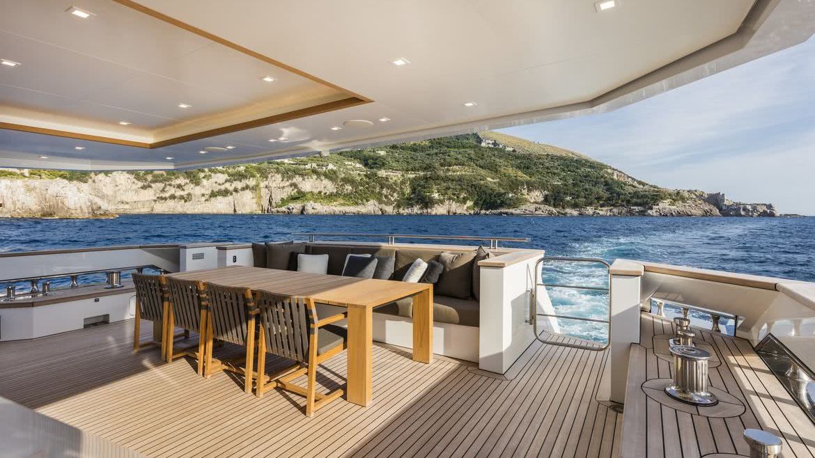 Divine Hybrid Yacht Columbus Yachts