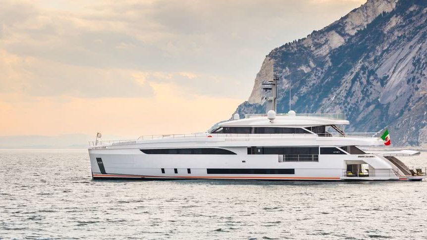 Wider 150 Bartali Hybrid Yacht