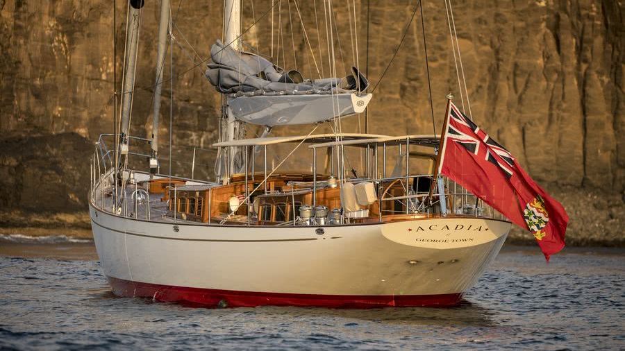 Acadia Yacht Truly Classic 90