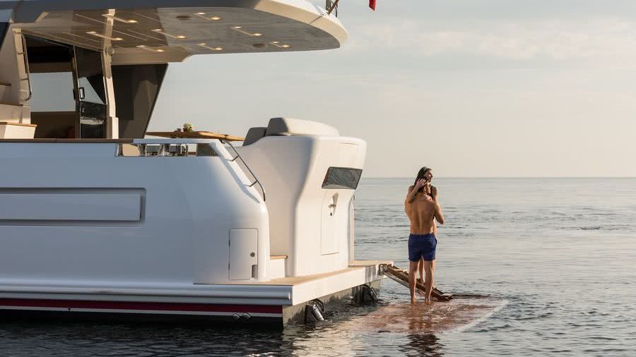Sirena 64 Motor Yacht