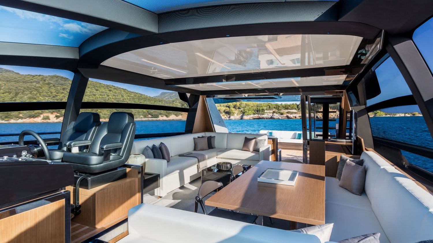 Riva 76 Perseo Motor Yacht Interior