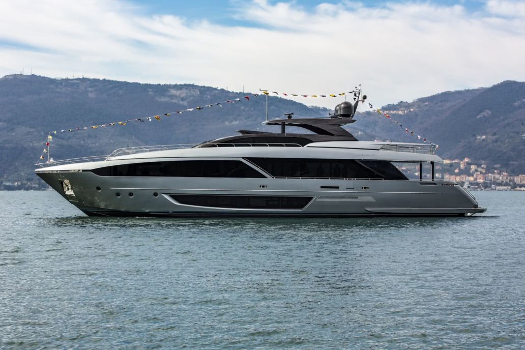 Riva 110 Dolcevita Yacht Officina Italiana Design
