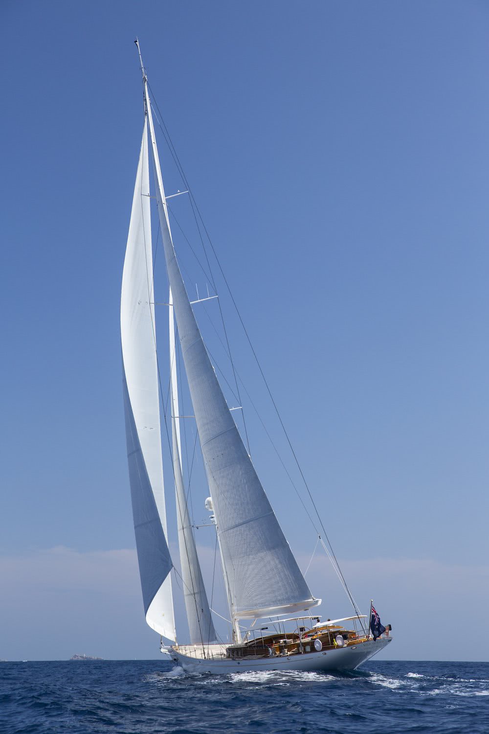 Sailing Yacht Vijonara Truly Classic 128