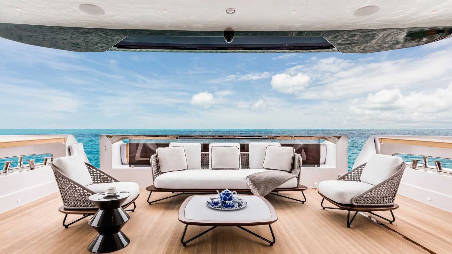 Custom Line 120 Motor Yacht Interior
