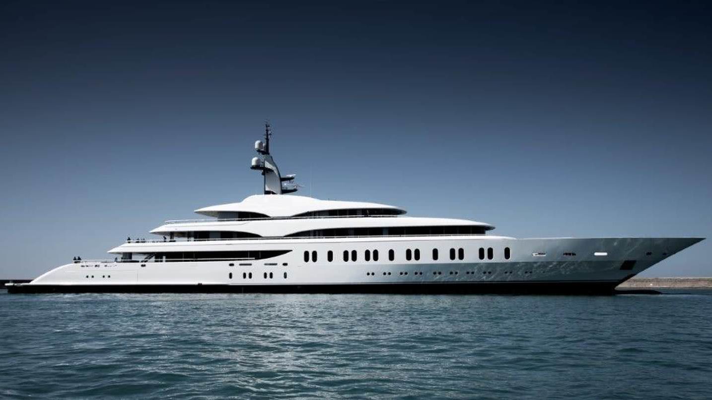 EJI Yacht Benetti FB275 Gigayacht