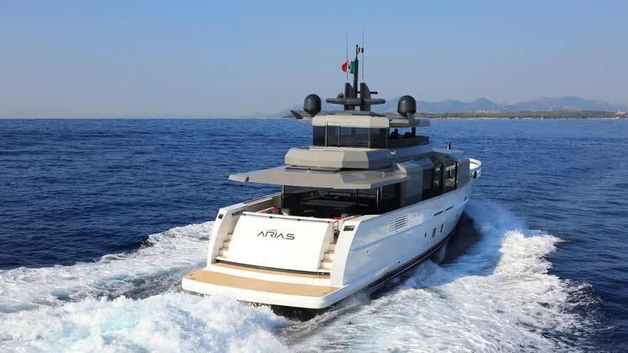 Arcadia 100 Motor Yacht