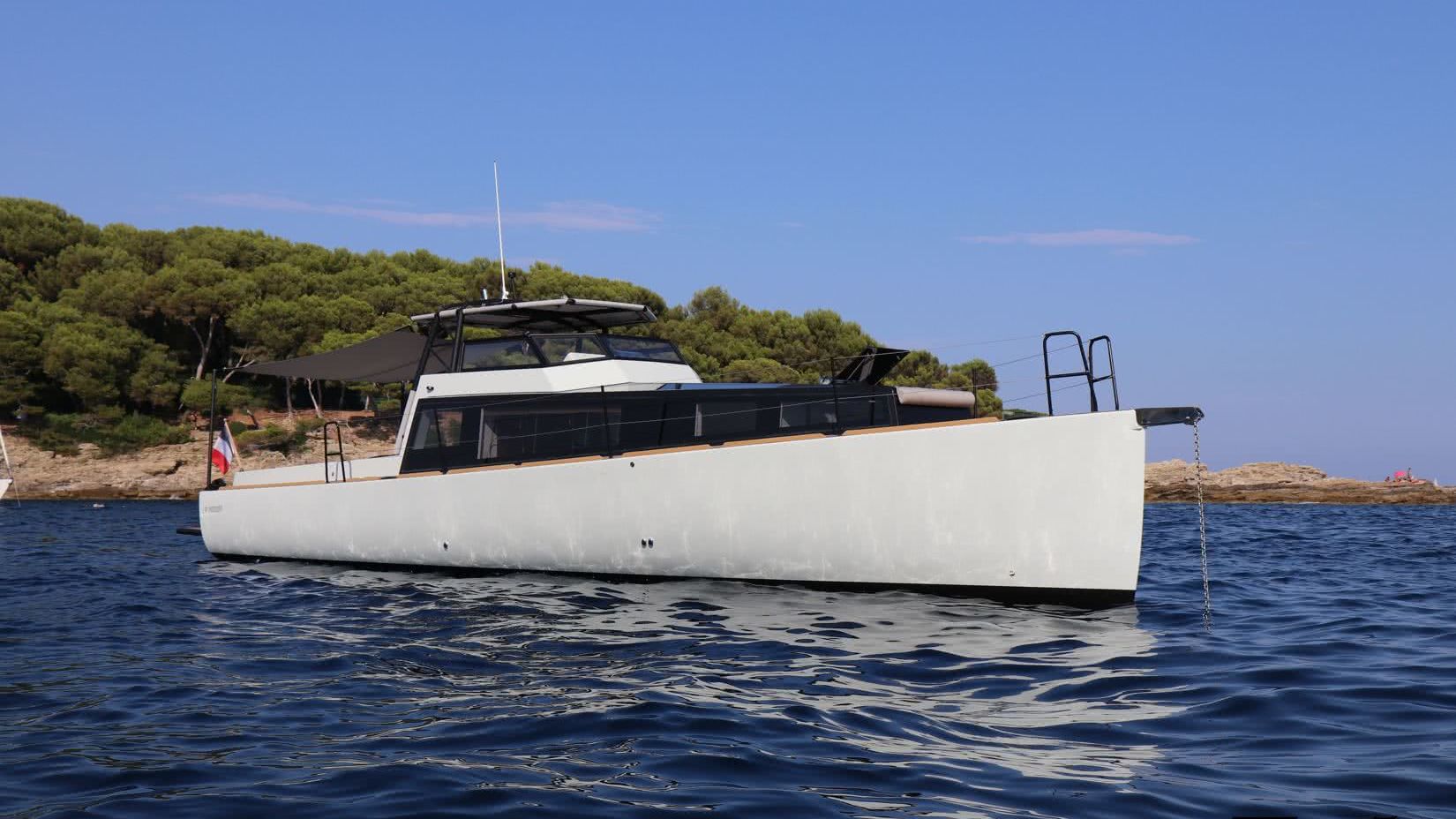 Silverfin Yacht Turbocraft
